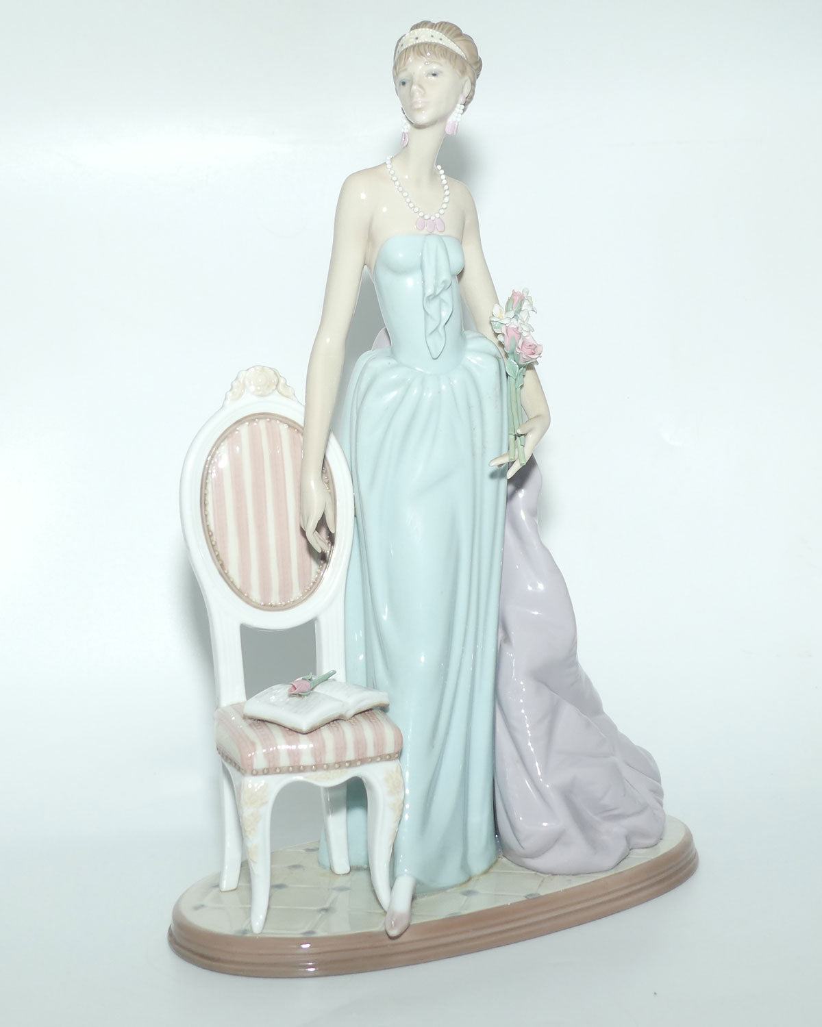 Lladro figure A Lady of Taste | #1495