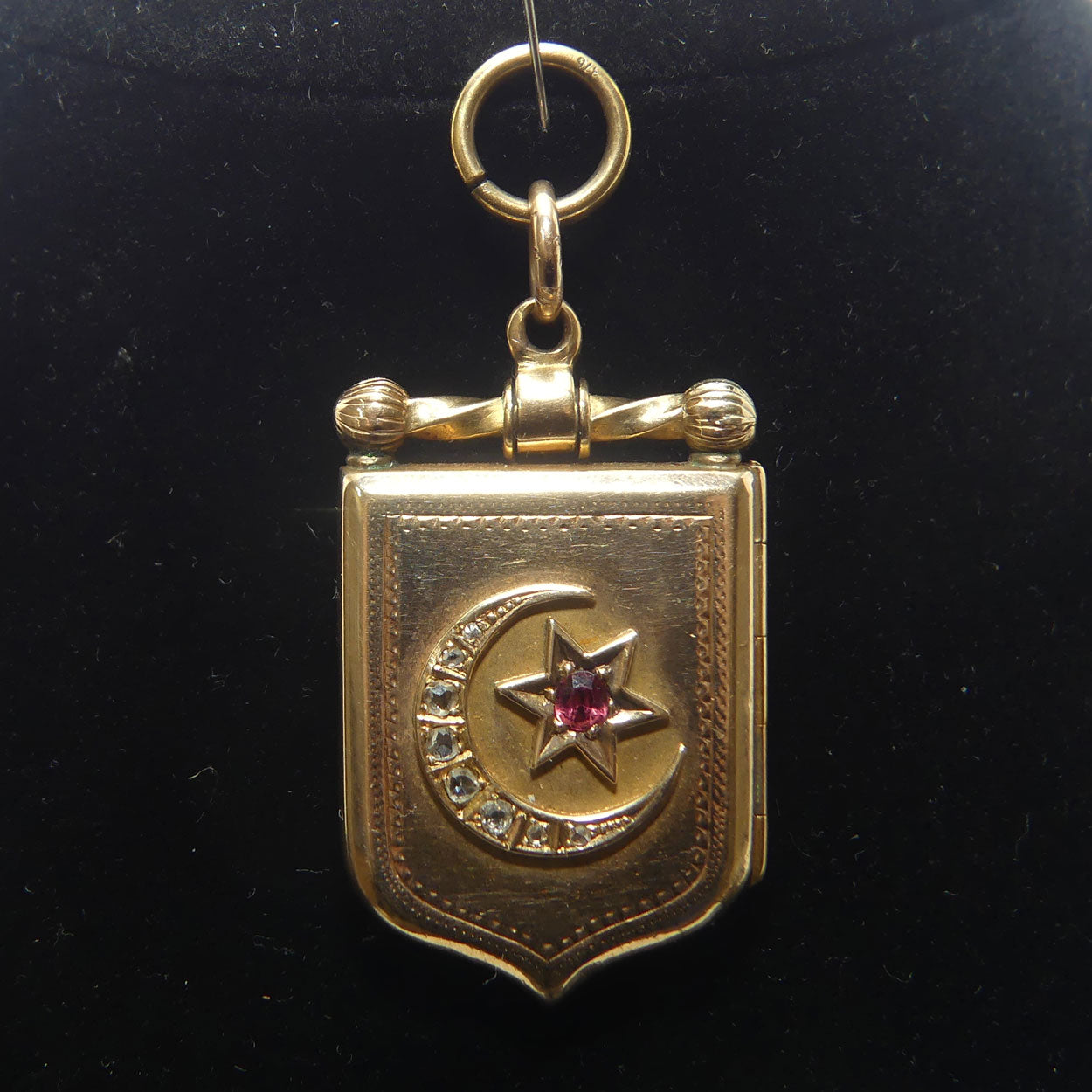 Victorian era 15ct Yellow Gold Garnet and 8 Diamond locket | Valued $8500