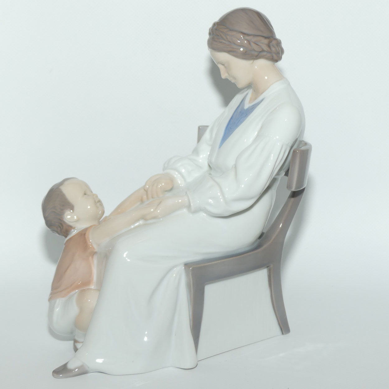 Bing and Grondahl figure 1642 | Dickie's Mama Mother and Child