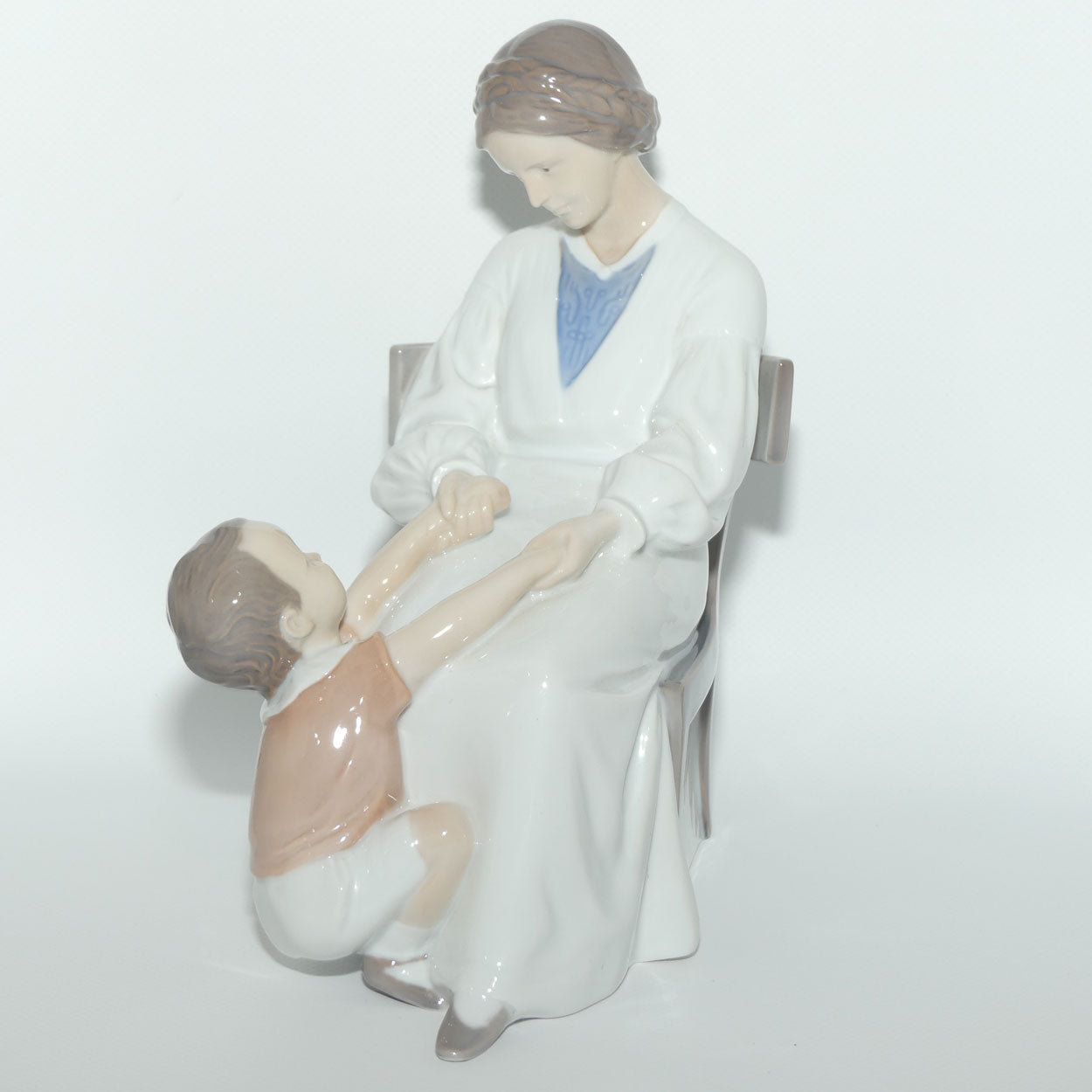 Bing and Grondahl figure 1642 | Dickie's Mama Mother and Child