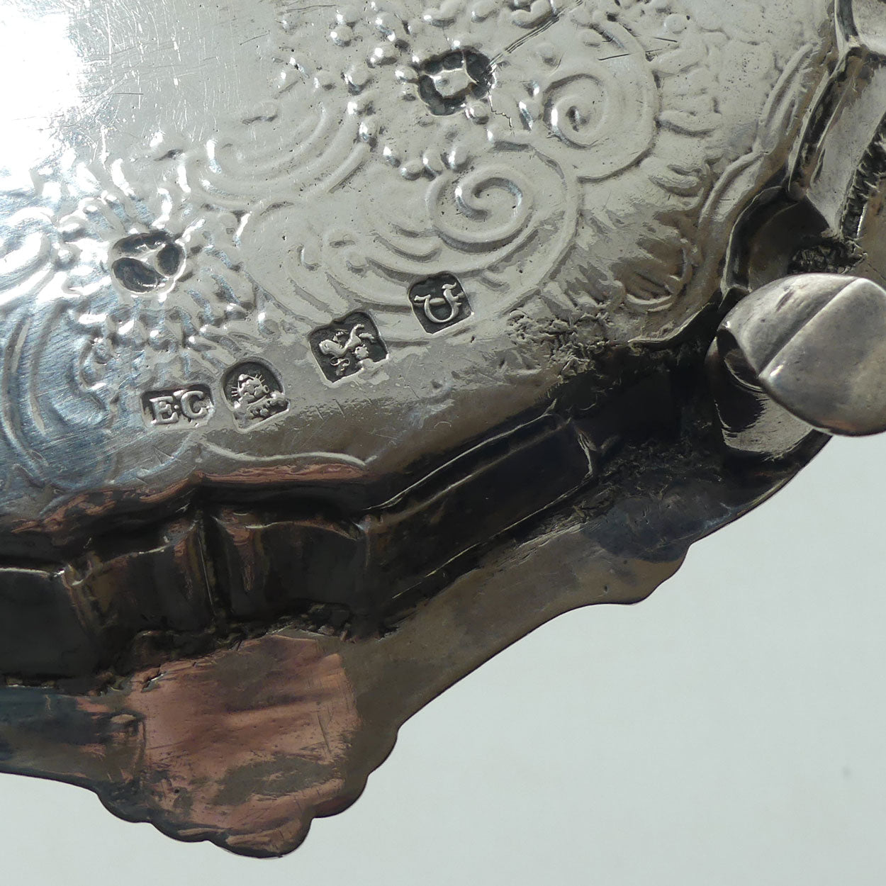 Georgian | Geo III | Sterling Silver shell and scroll waiter with original scratch weight | London 1768 | Ebenezer Coker