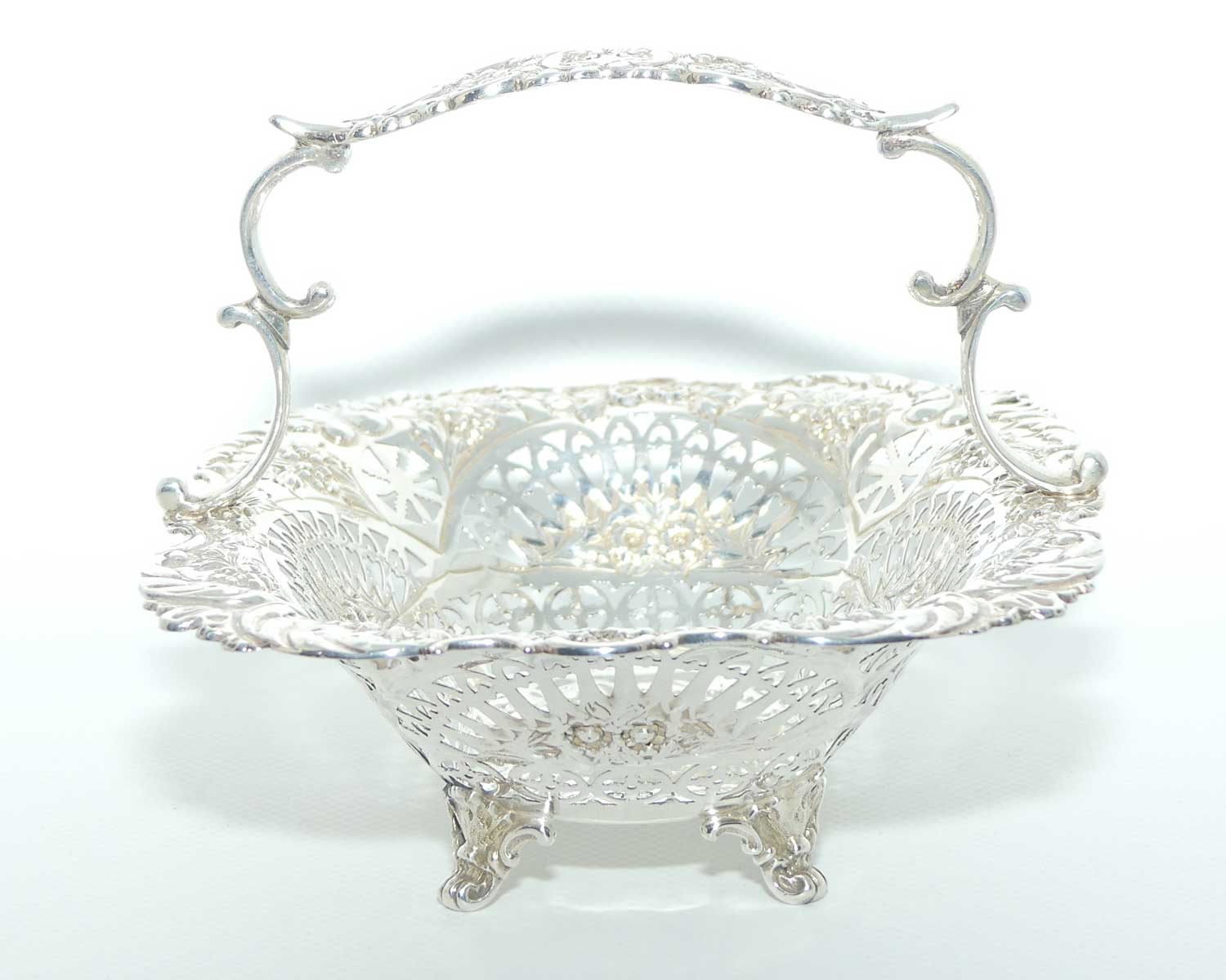 Late Victorian Sterling Silver pierced gallery with fixed handle bon bon basket | Sheffield 1894 | 185g