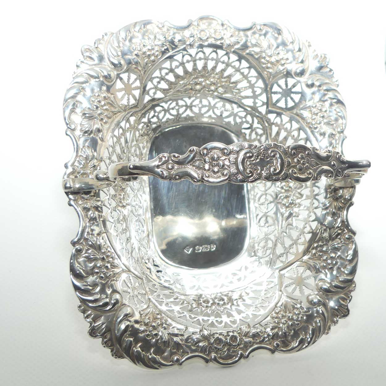 Late Victorian Sterling Silver pierced gallery with fixed handle bon bon basket | Sheffield 1894 | 185g