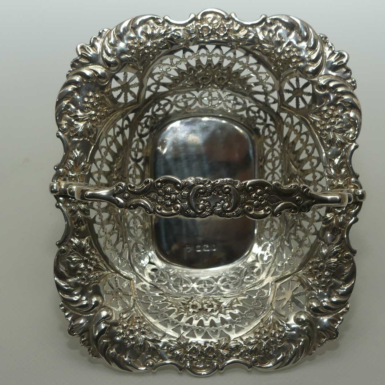 Late Victorian Sterling Silver pierced gallery with fixed handle bon bon basket | Sheffield 1894 | 185g