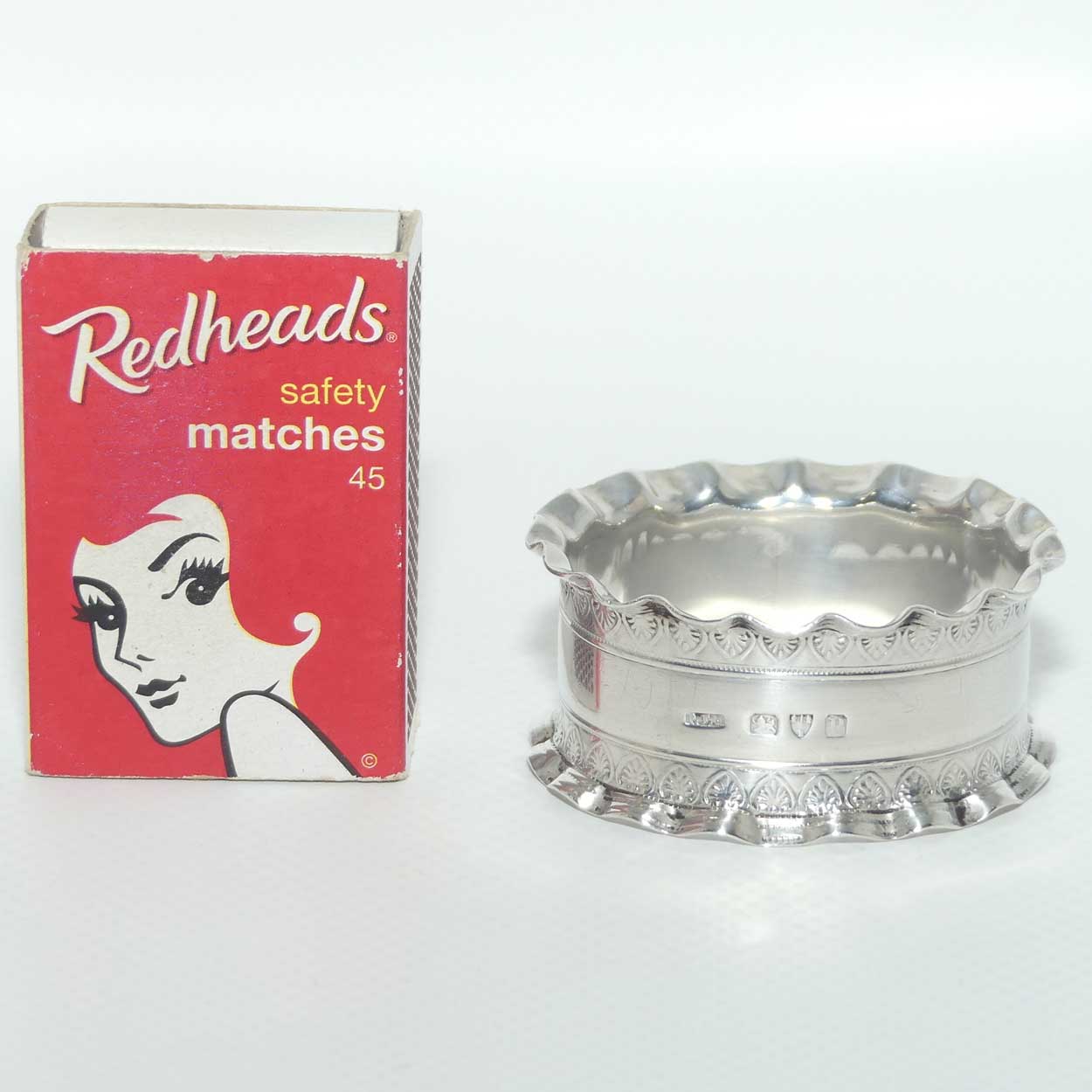 Late Victorian era Sterling Silver frilled edge napkin or serviette ring | Chester 1898 | 24g