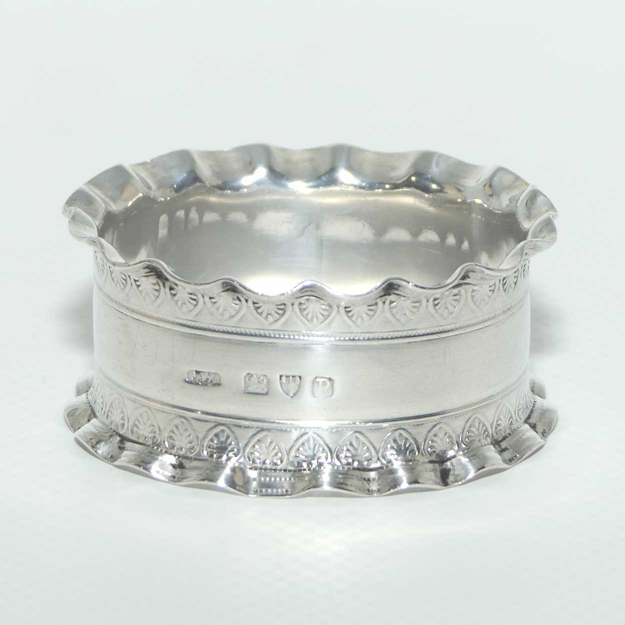 Late Victorian era Sterling Silver frilled edge napkin or serviette ring | Chester 1898 | 24g