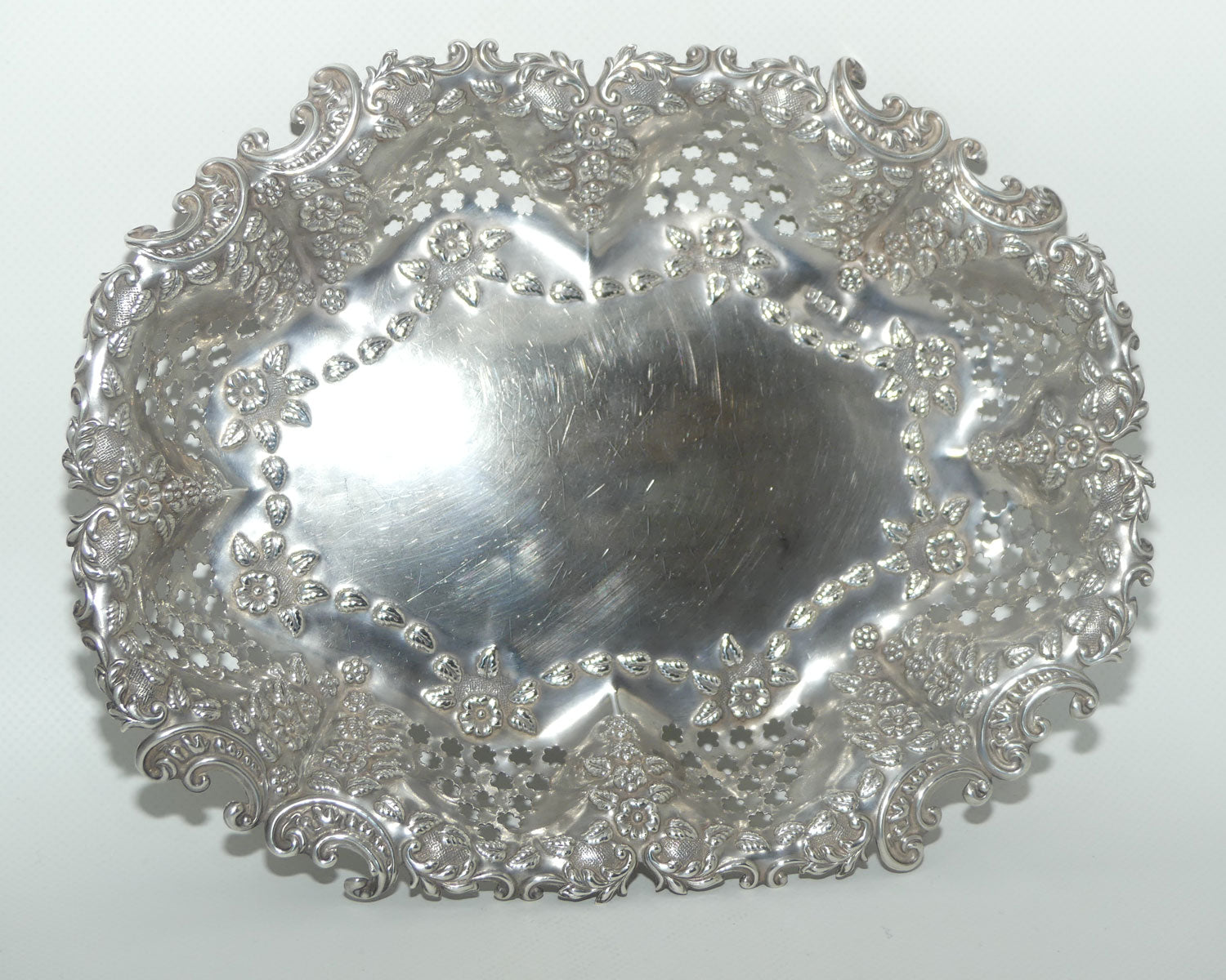 Late Victorian era Sterling Silver pierced gallery bowl | London 1900 | Robert Pringle & Sons