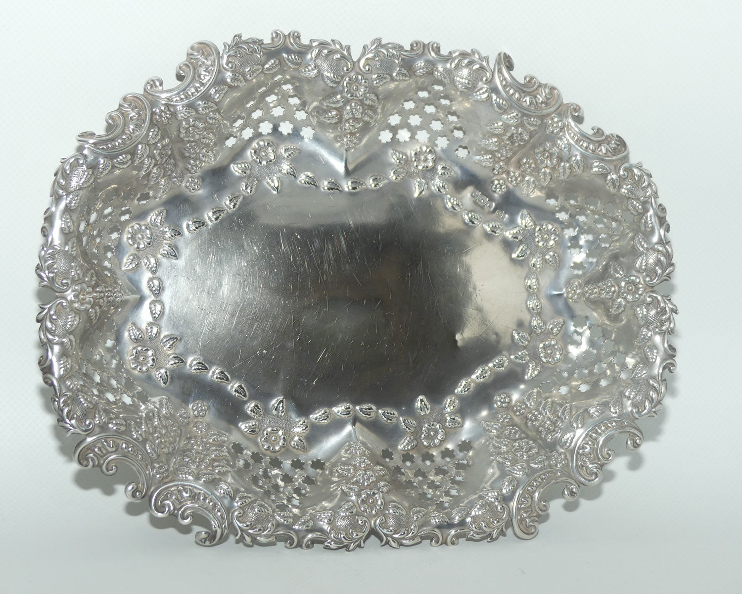 Late Victorian era Sterling Silver pierced gallery bowl | London 1900 | Robert Pringle & Sons