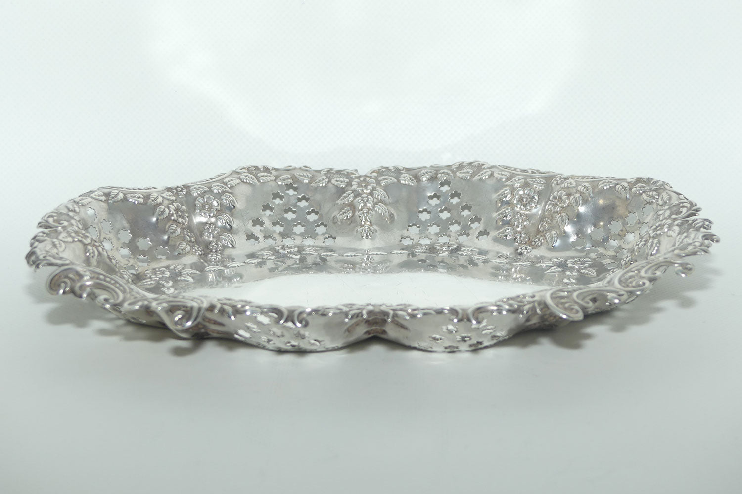 Late Victorian era Sterling Silver pierced gallery bowl | London 1900 | Robert Pringle & Sons