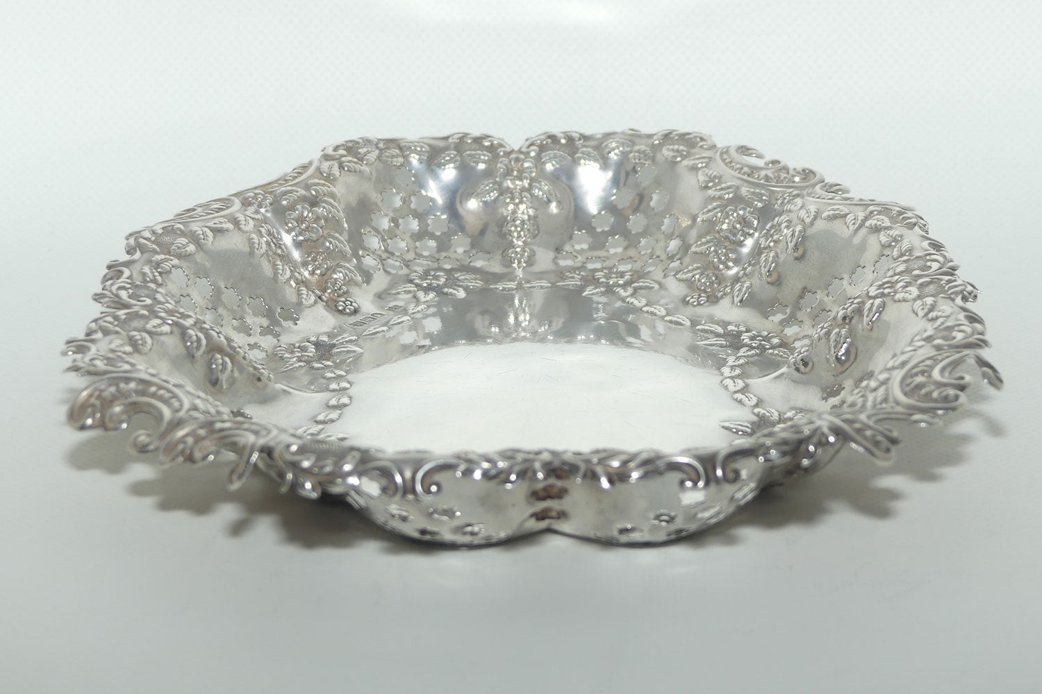 Late Victorian era Sterling Silver pierced gallery bowl | London 1900 | Robert Pringle & Sons
