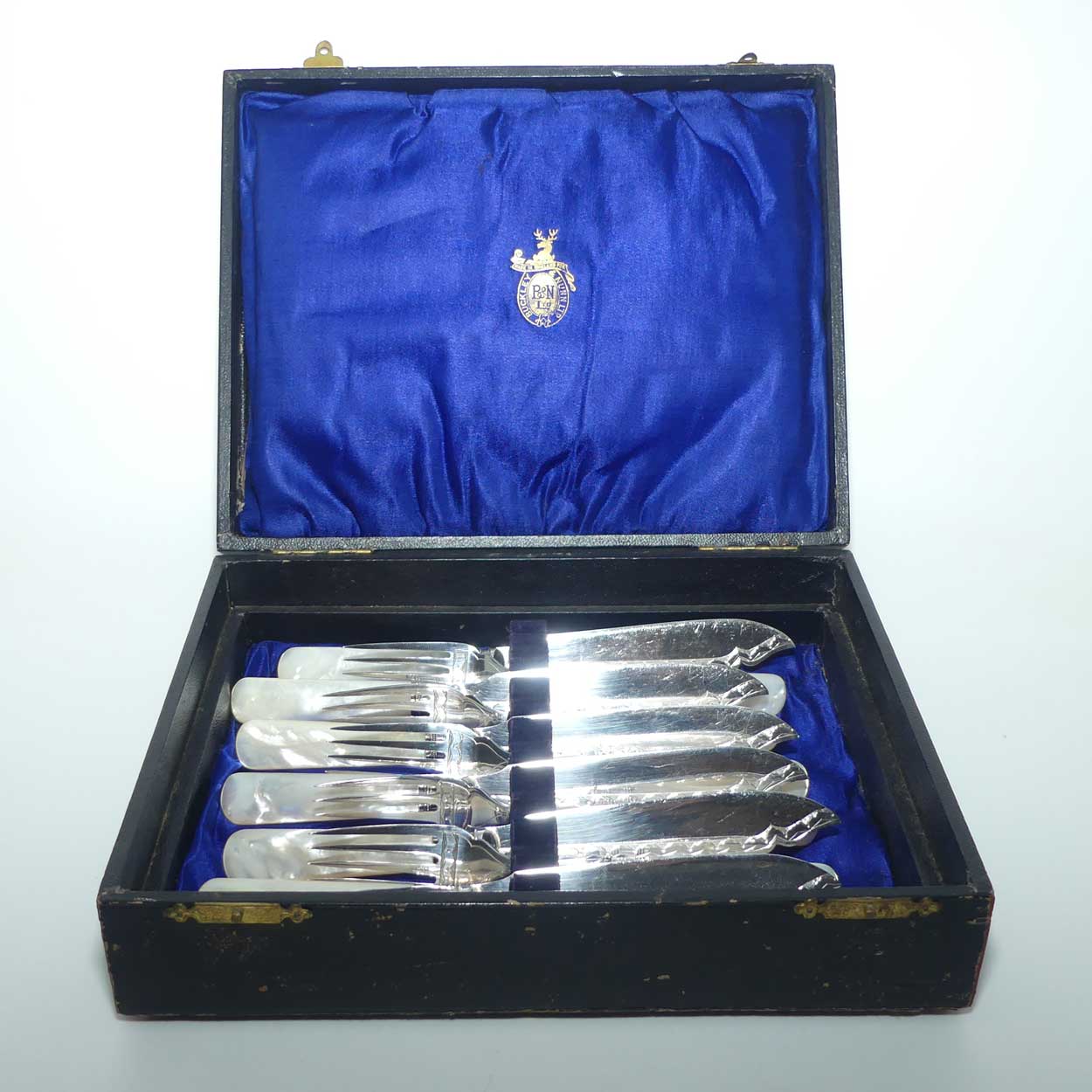 Edwardian era Solid Mother of Pearl handles, Sterling Silver Ferrules and EPNS blades set of 6 fish eaters