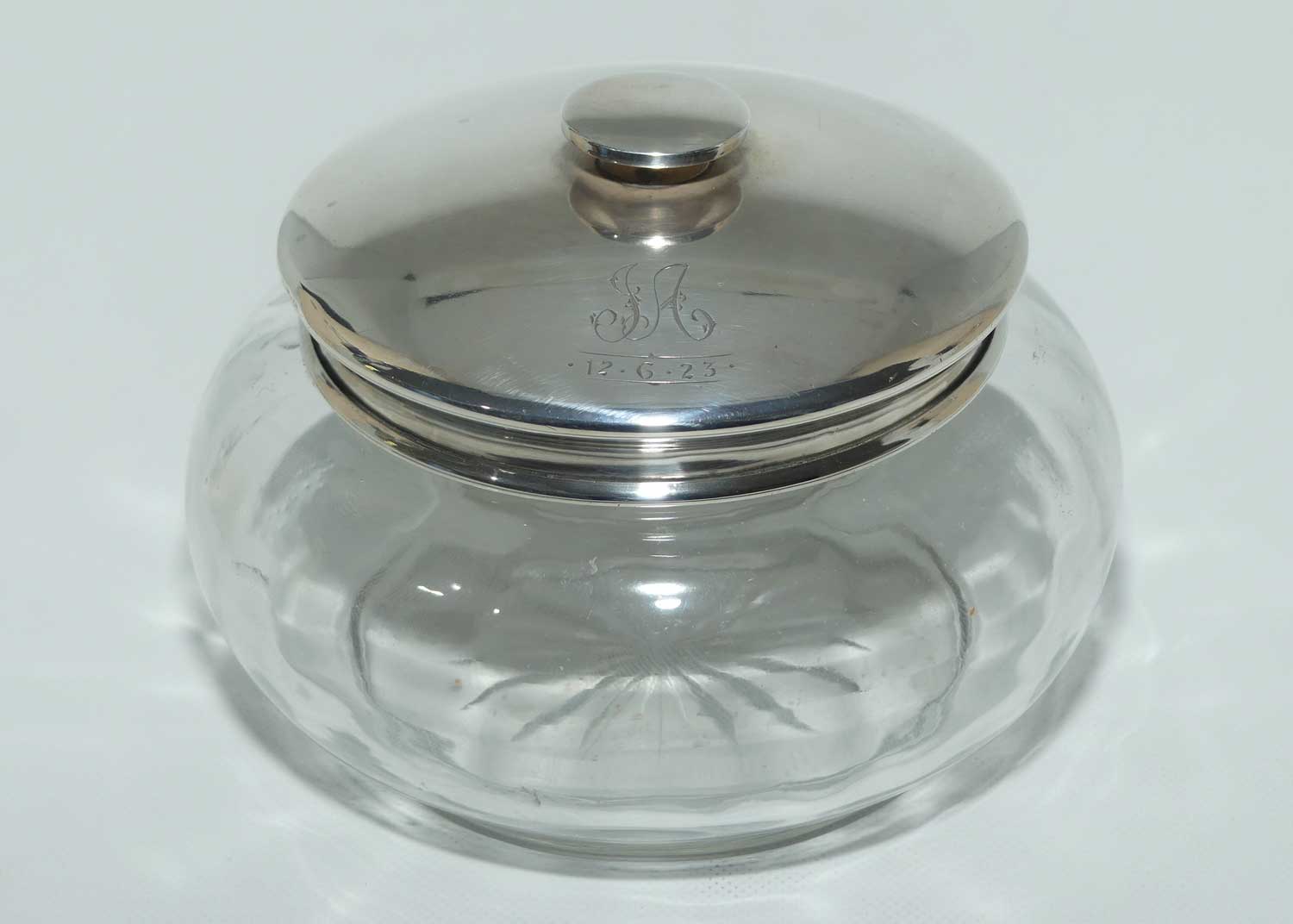 Sterling Silver lid ladies dressing table trinket box, powder bowl or hair tidy | Birmingham 1921