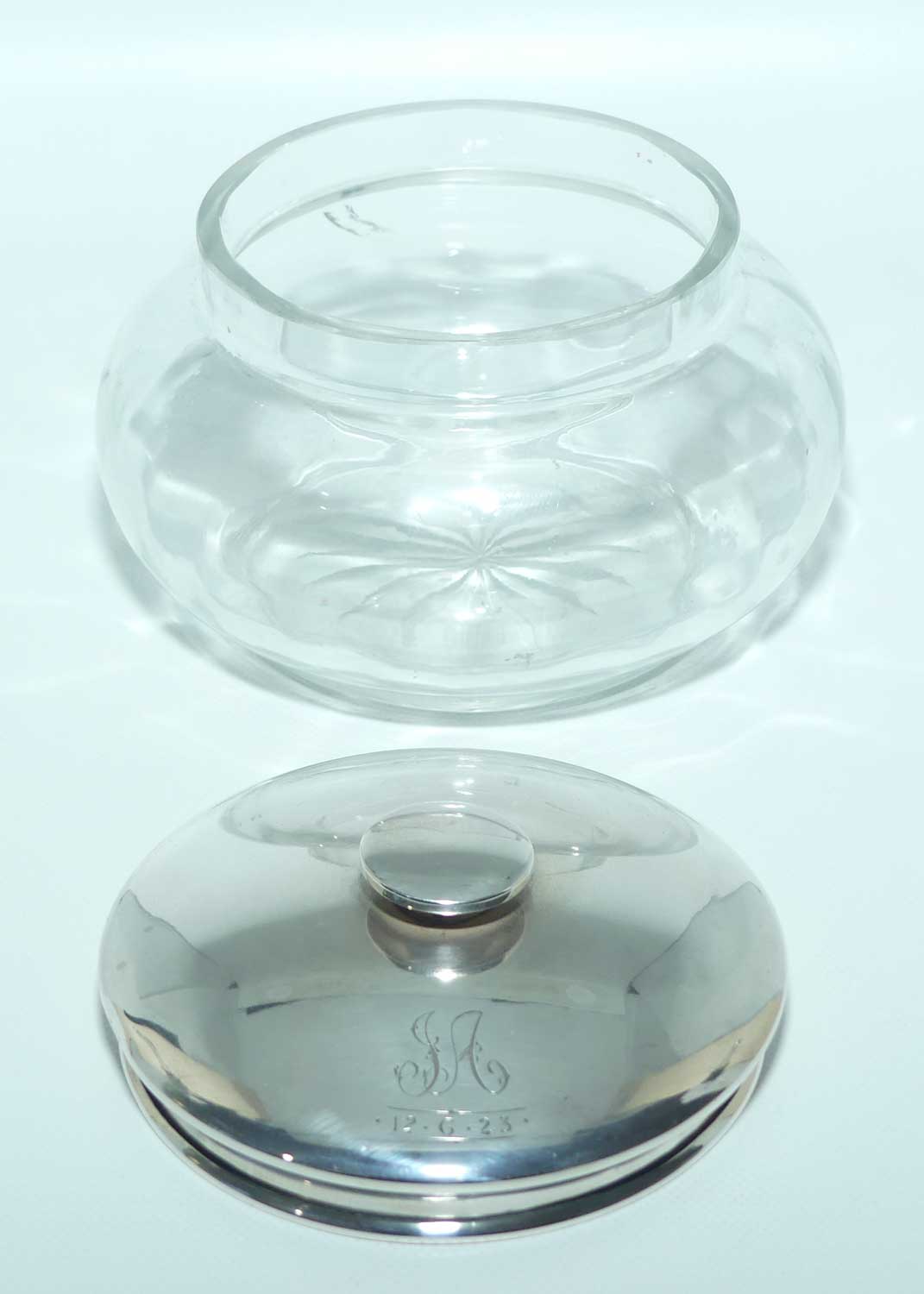 Sterling Silver lid ladies dressing table trinket box, powder bowl or hair tidy | Birmingham 1921