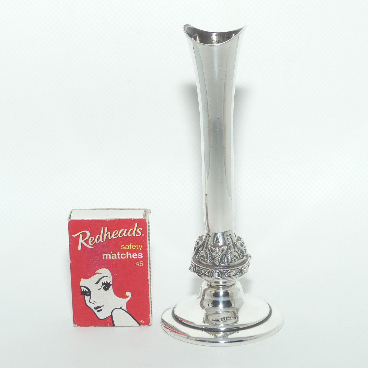 Sterling Silver Posy Vase with Elephant figured knop | 90.8 grams | Birmingham 1967