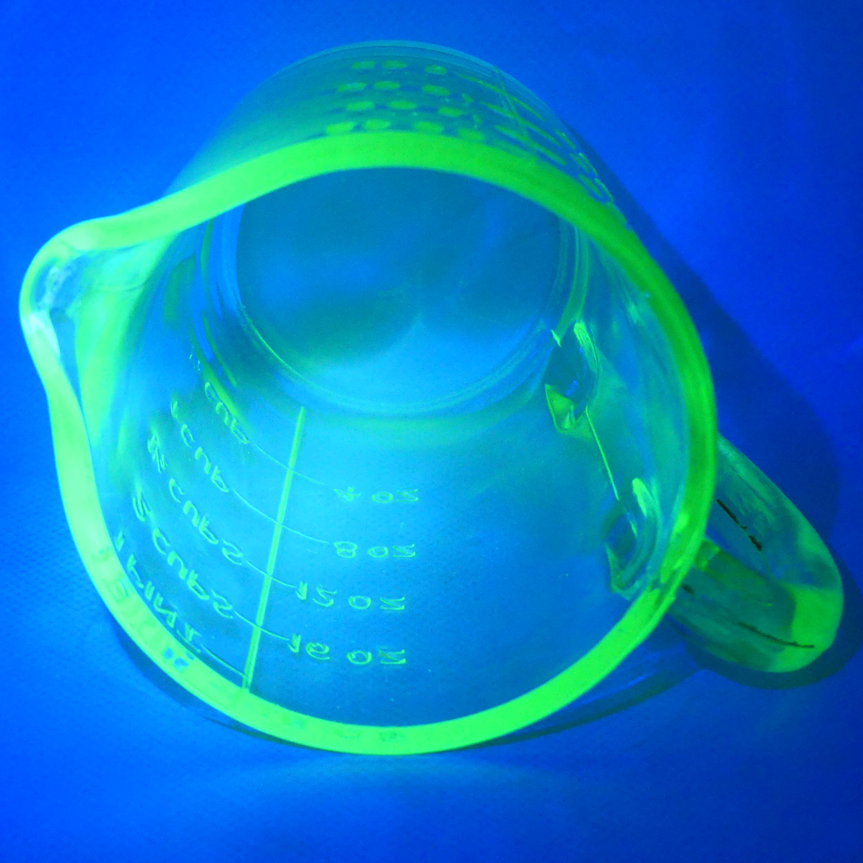 Green Depression Glass 1 Pint 2 Cups measuring jug | UV reactive | #2