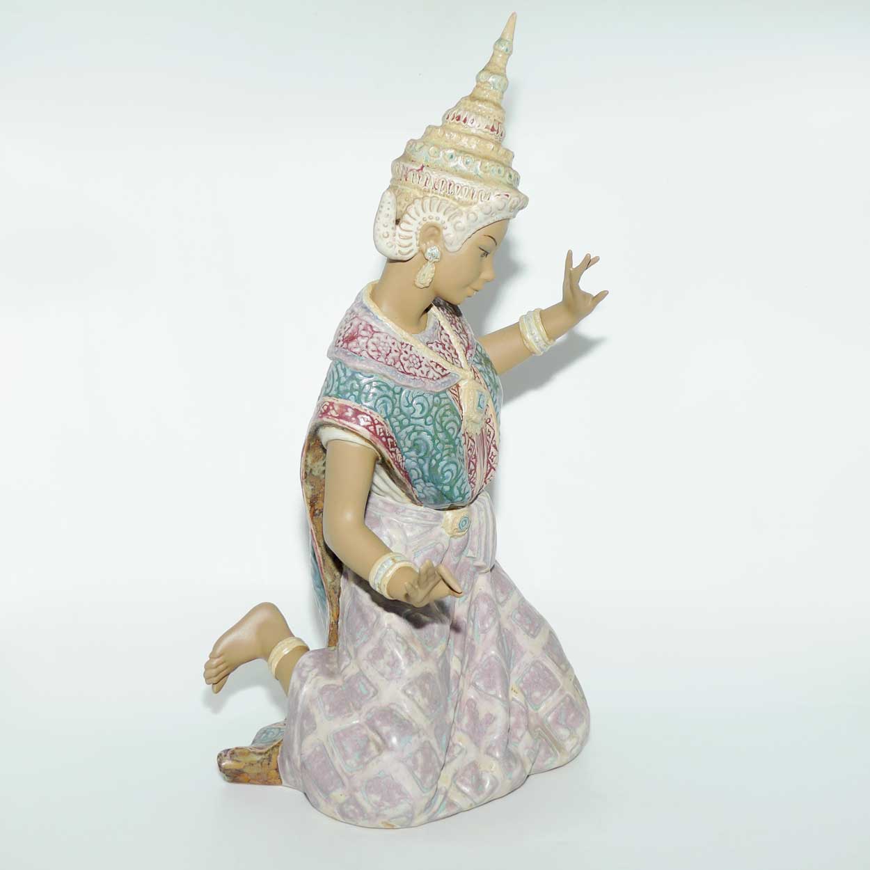 Lladro figure Thai Girl Kneeling | Gres | #2069 | #1