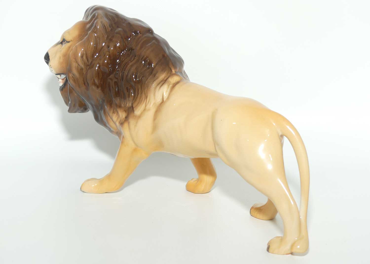 #2089 Beswick Lion | Facing Left | Original Label