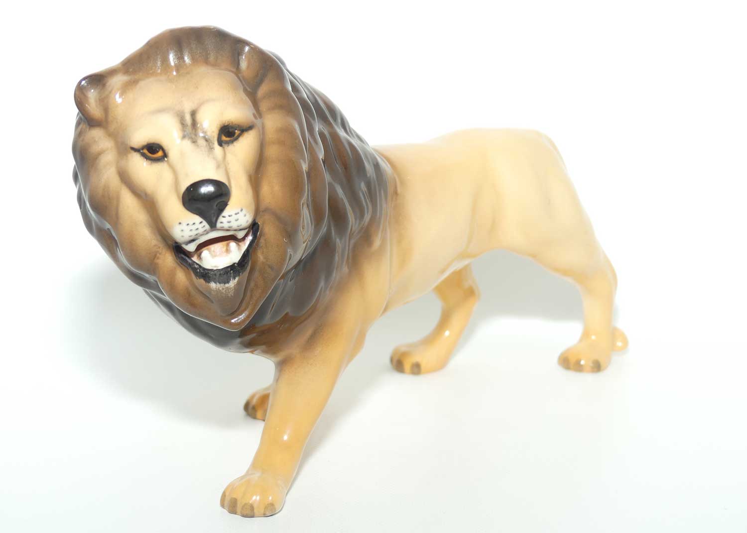 #2089 Beswick Lion | Facing Left | paler colour