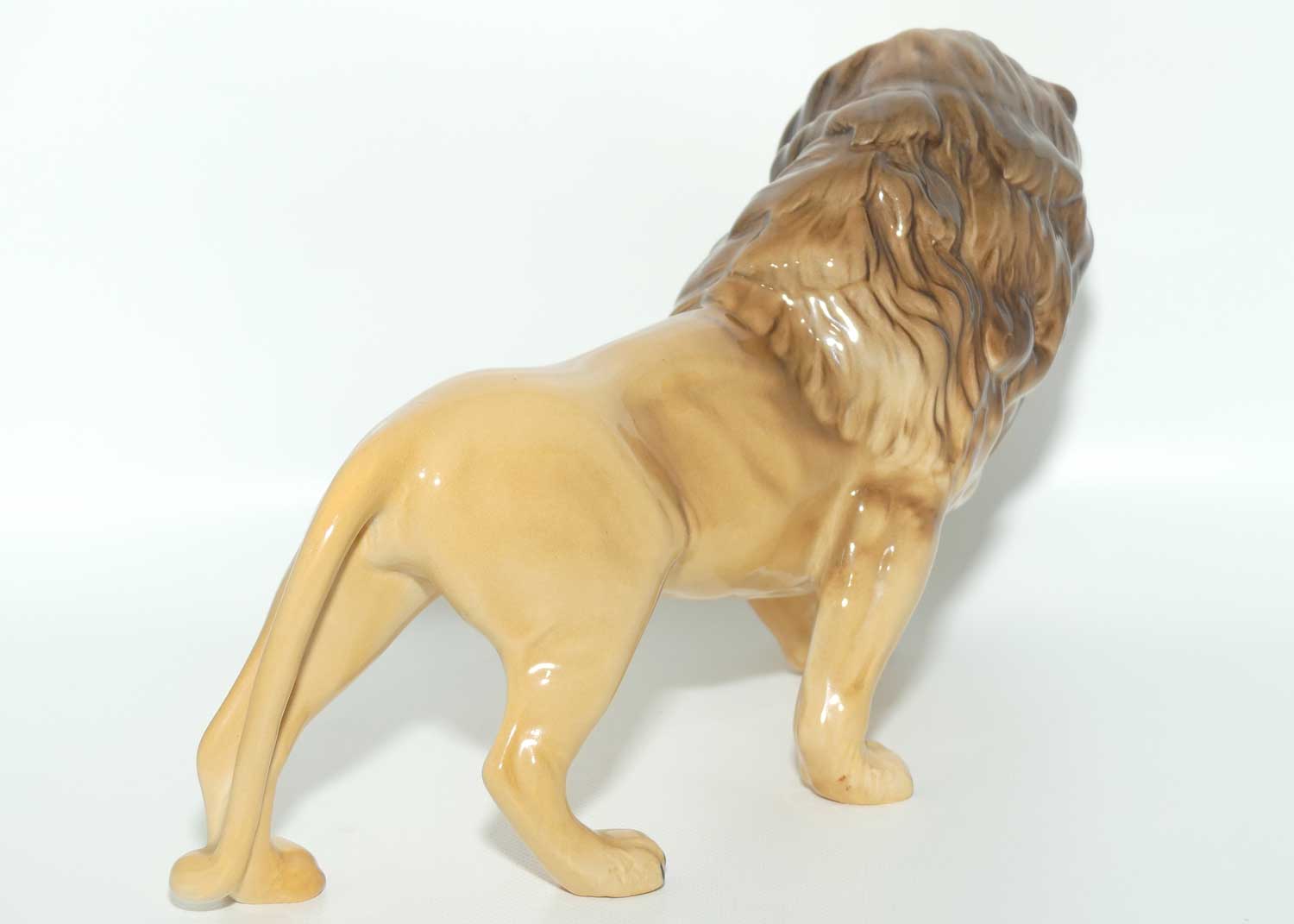 #2089 Beswick Lion | Facing Left | Artist mark on Paw