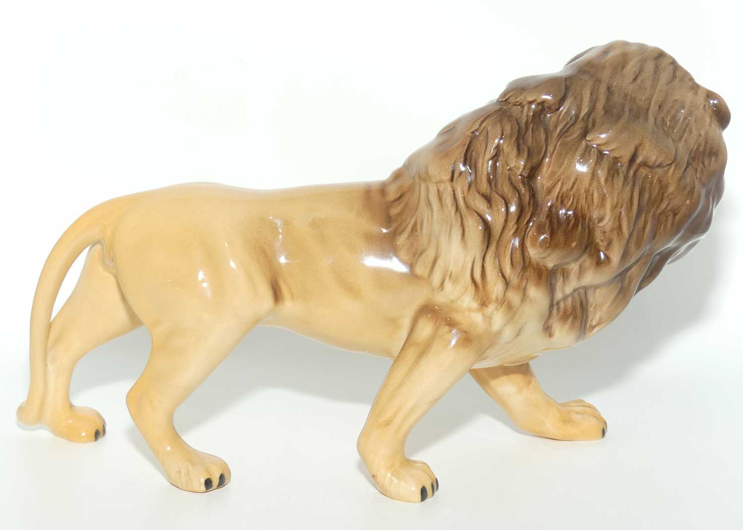 #2089 Beswick Lion | Facing Left | Artist mark on Paw