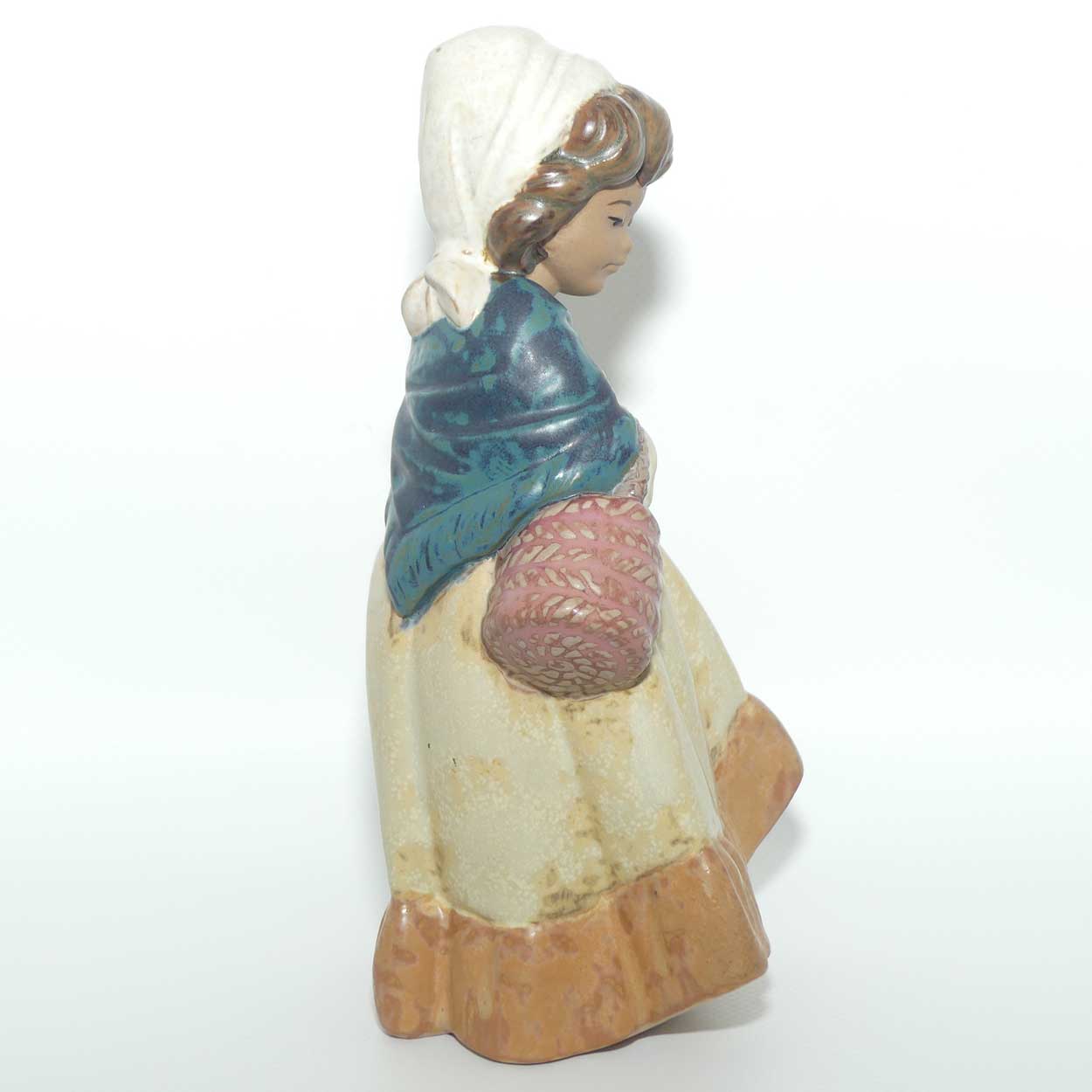 Lladro figure Girl with Crossed Arms | Gres | #2093 | #2