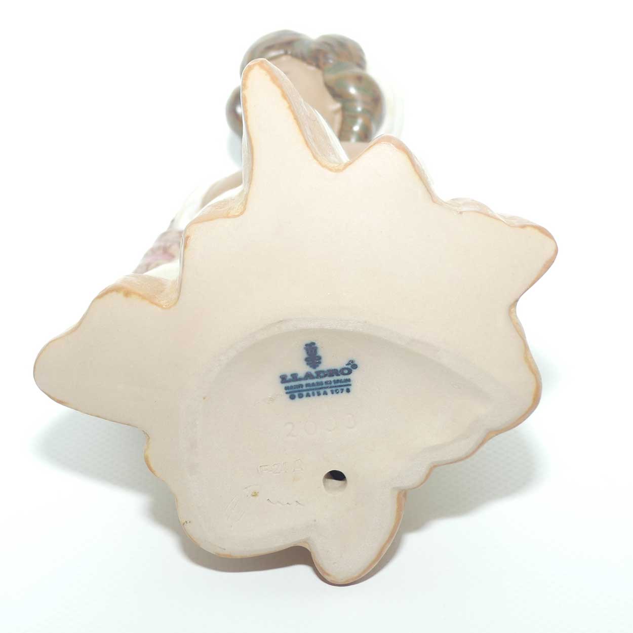 Lladro figure Girl with Crossed Arms | Gres | #2093 | #2