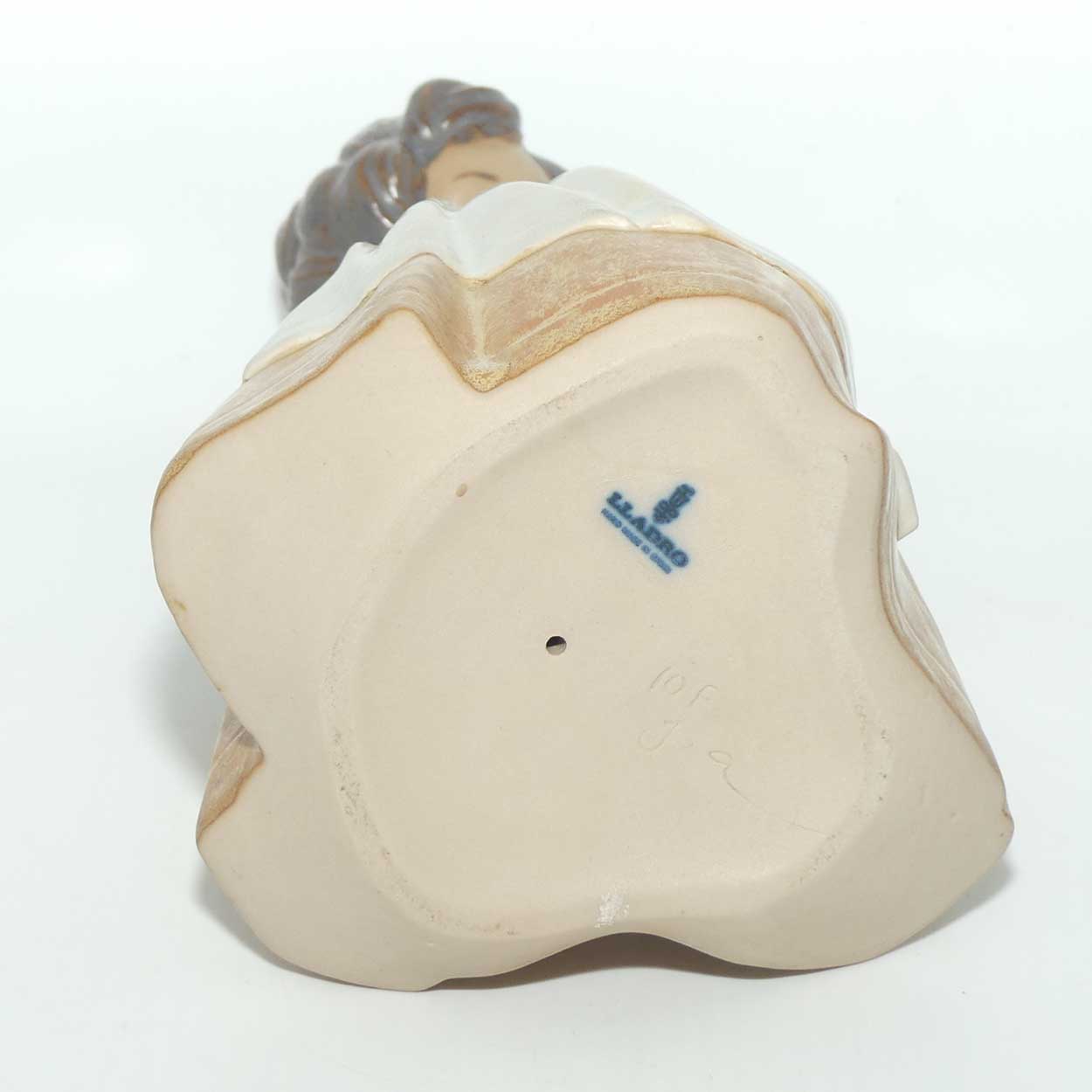 Lladro figure Tenderness (Gres) #2094