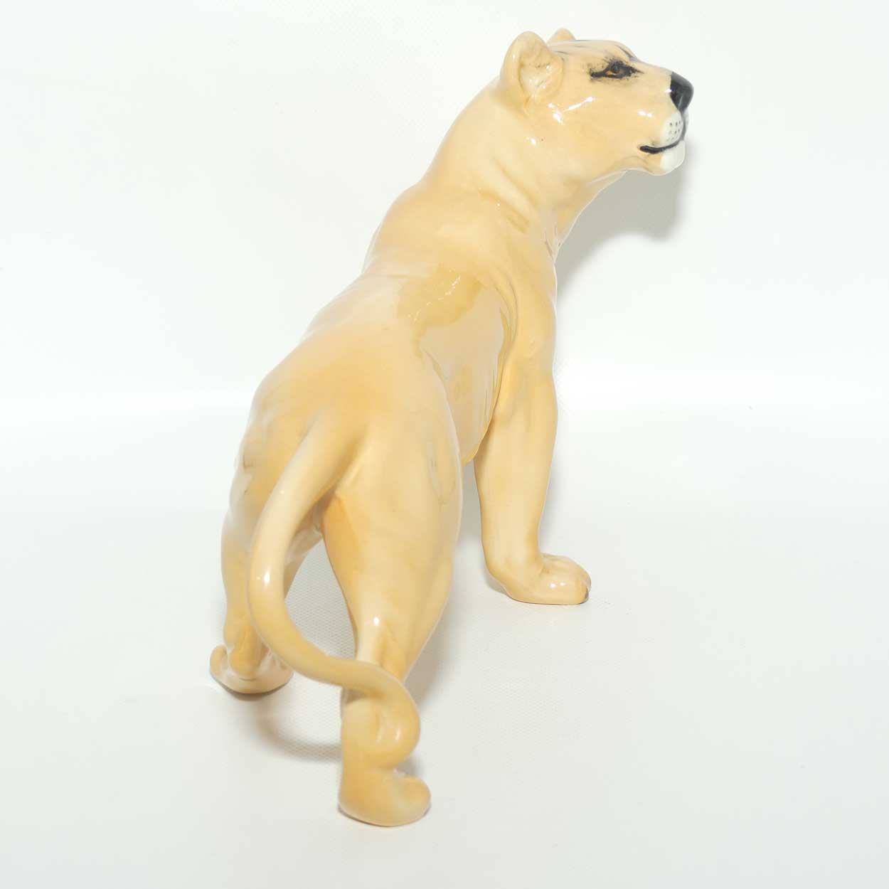 #2097 Beswick Lioness | Facing Right