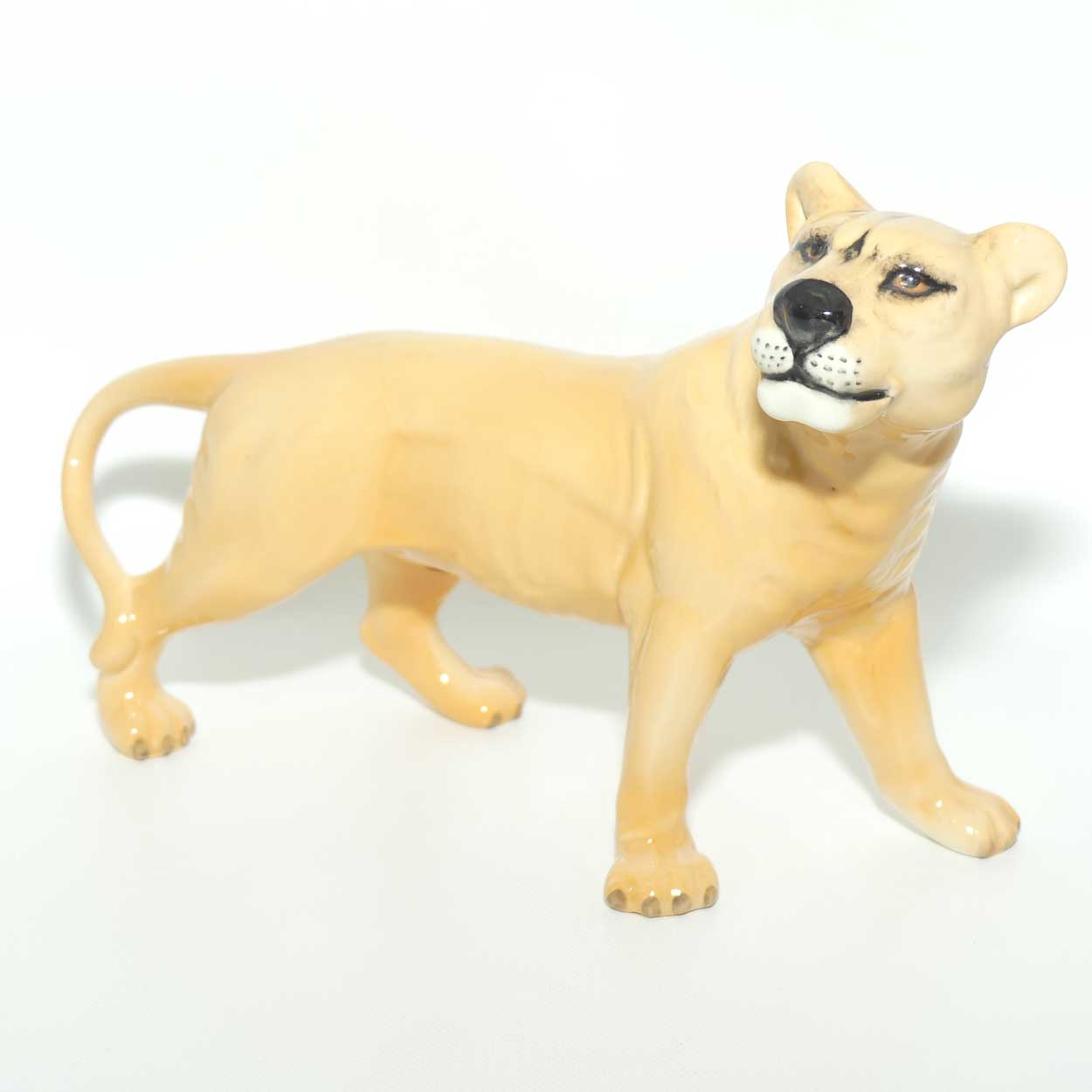 #2097 Beswick Lioness | Facing Right