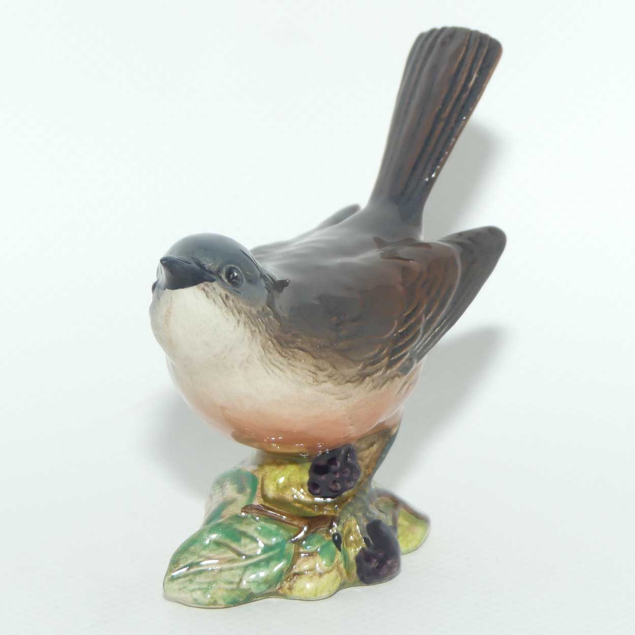 #2106B Beswick Whitethroat | Leaf Base