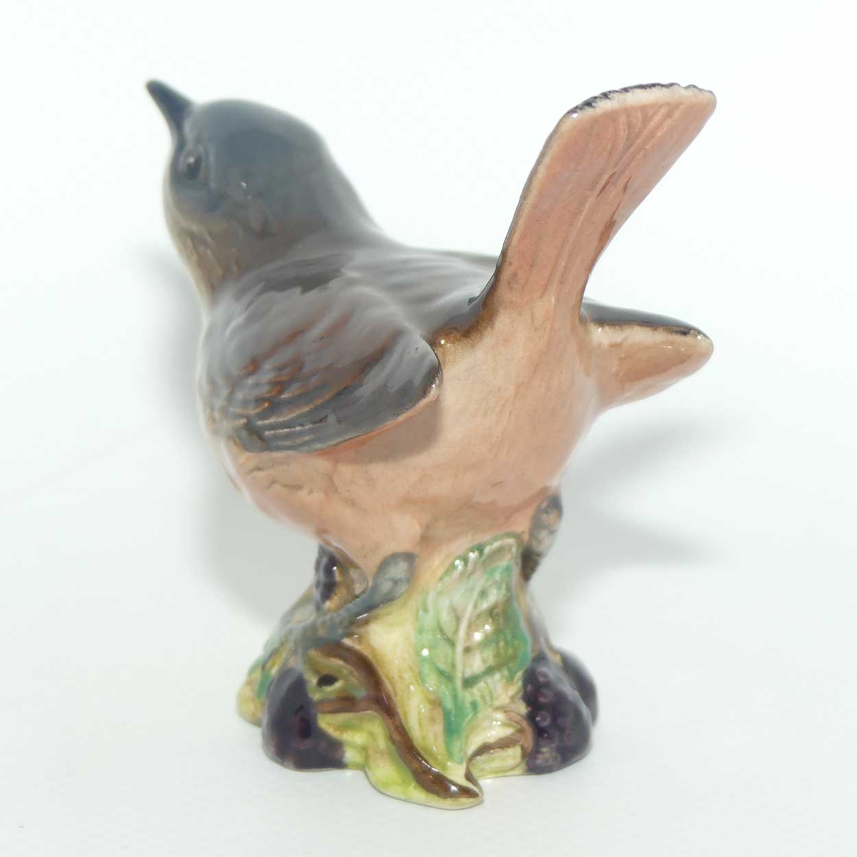 #2106B Beswick Whitethroat | Leaf Base