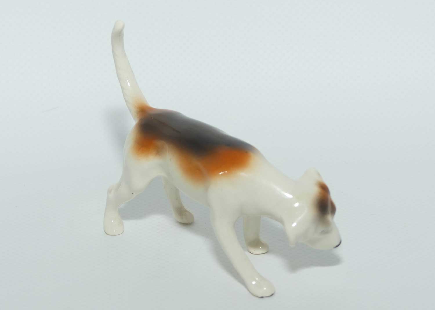 #2264 Beswick Foxhound | Looking Down | Tail Curled | Gloss