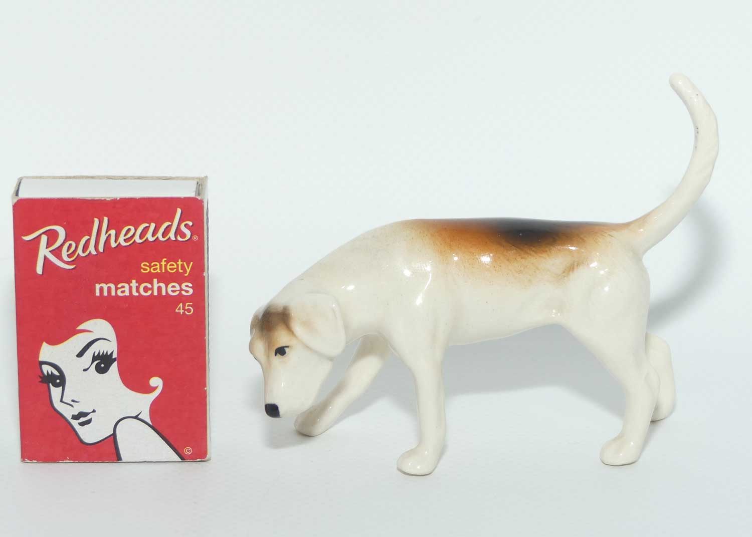 #2264 Beswick Foxhound | Looking Down | Tail Curled | Gloss