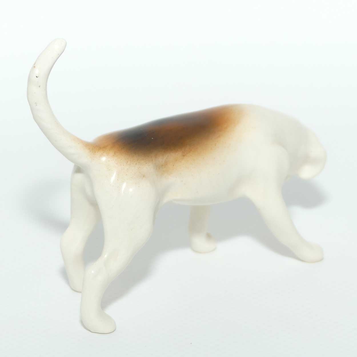 #2264 Beswick Foxhound | Looking Down | Tail Curled | Gloss