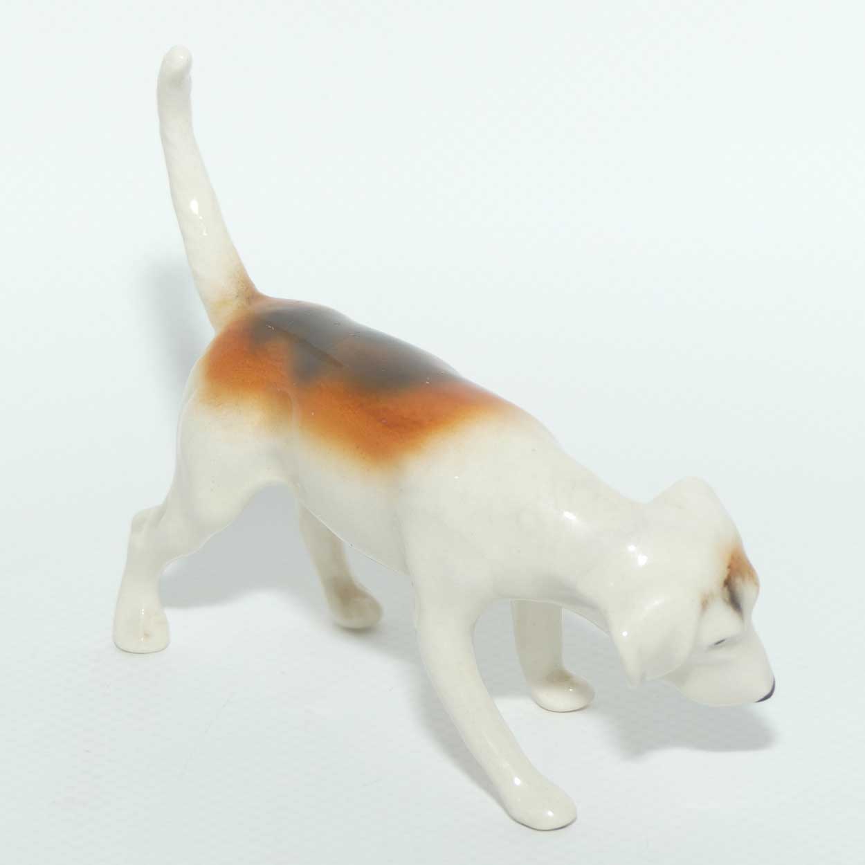 #2264 Beswick Foxhound | Looking Down | Tail Curled | Gloss