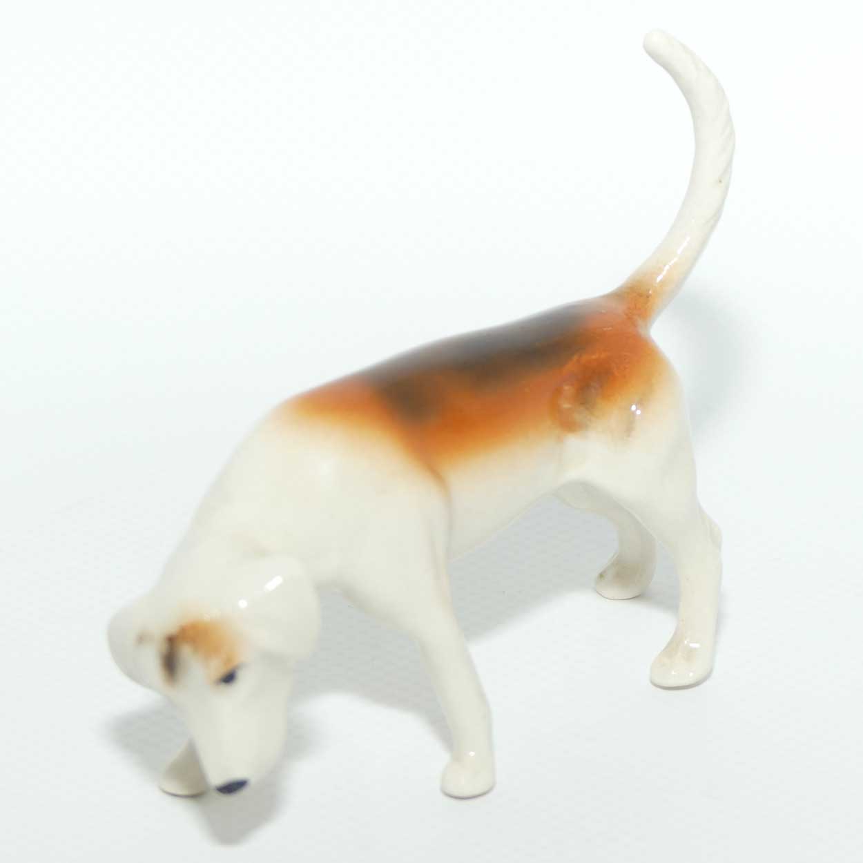#2264 Beswick Foxhound | Looking Down | Tail Curled | Gloss