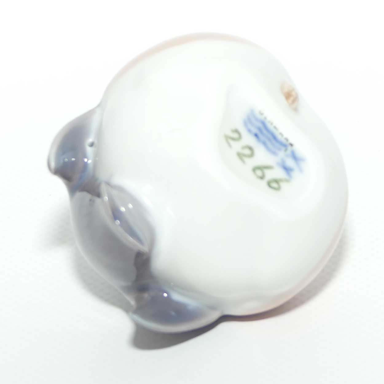 Royal Copenhagen figure 2266 | Robin