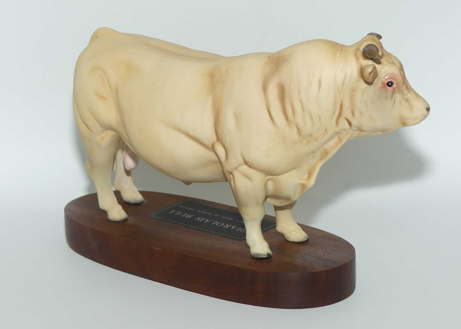 #A2463A Beswick Connoisseur Cattle | Charolais Bull on Wooden Plinth