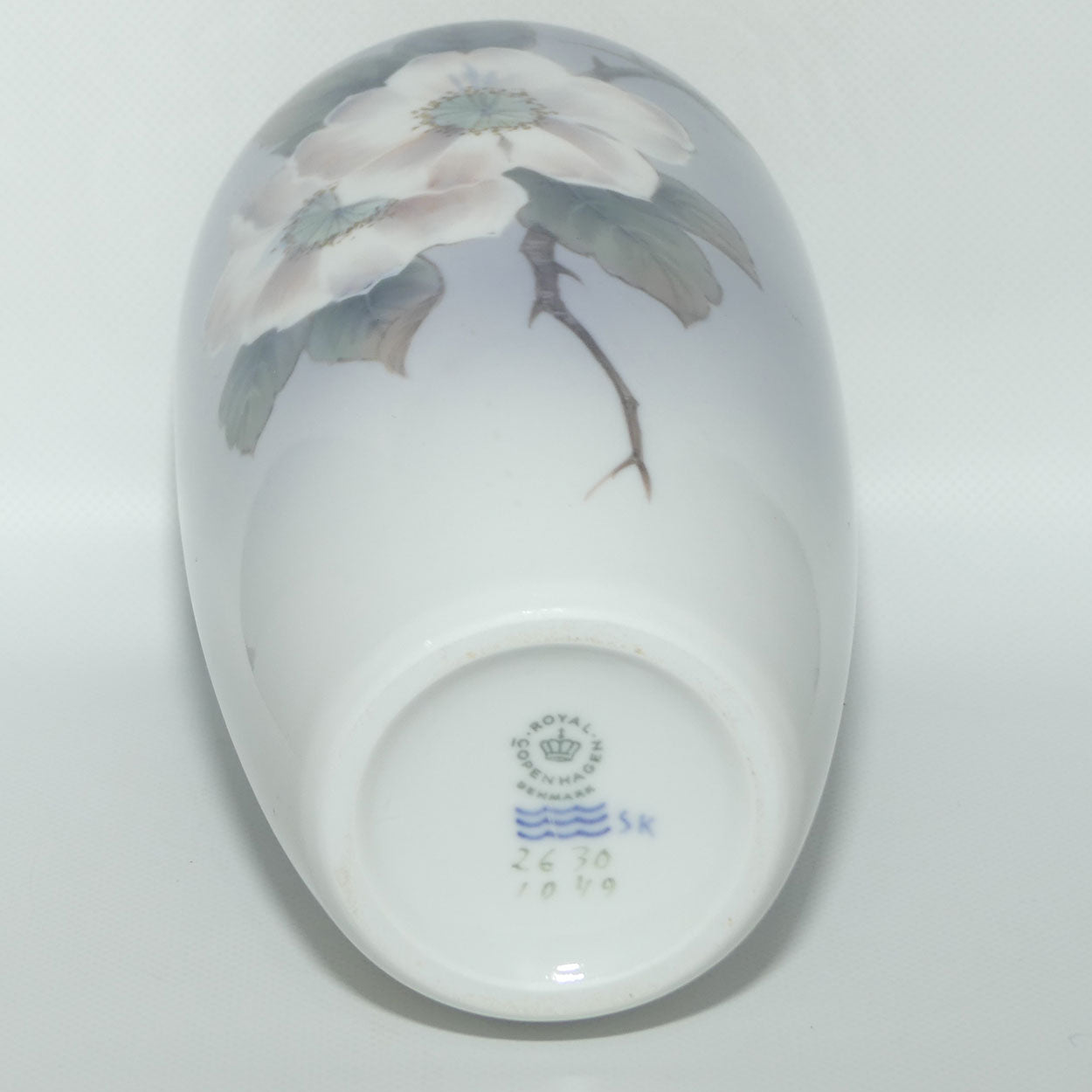 Royal Copenhagen large floral vase | Wild Rose | #2630/1049
