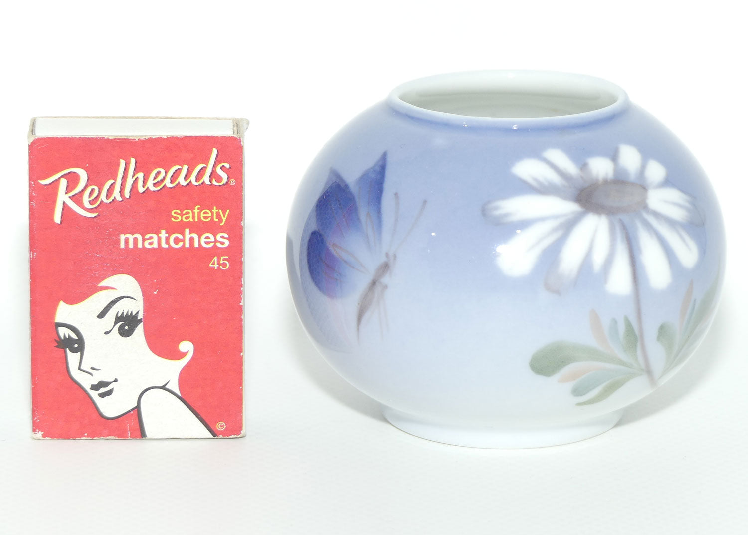 Royal Copenhagen vase | Butterfly and Daisy | #2688