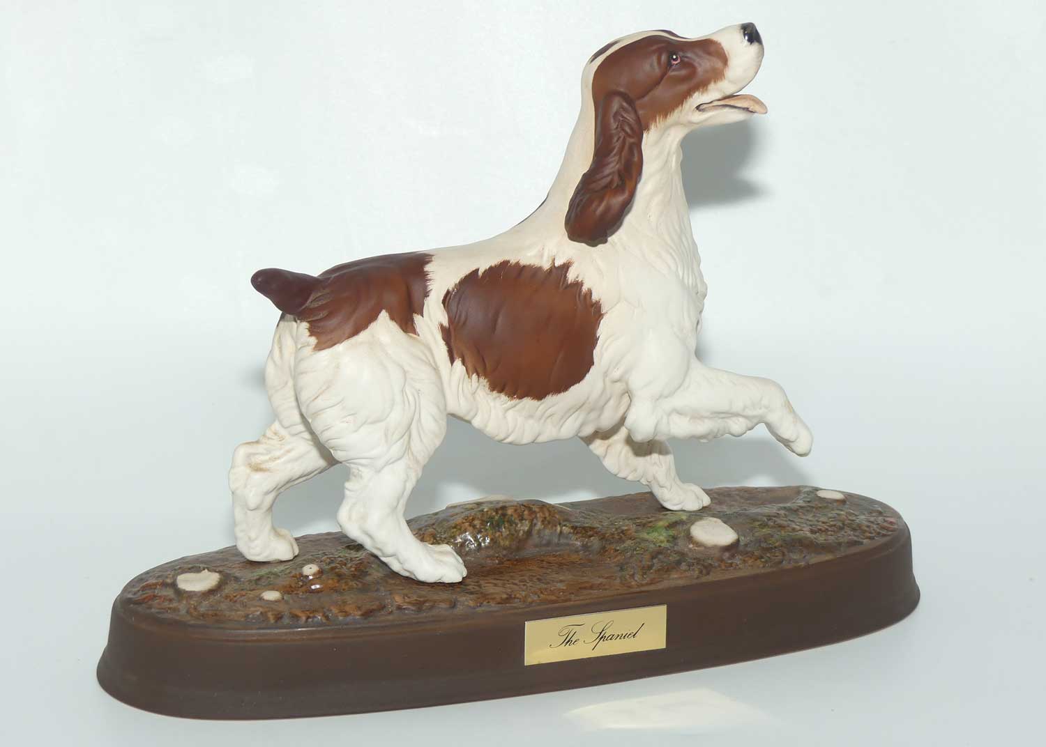 #2980 Beswick The Spaniel (Matt; Ceramic plinth)