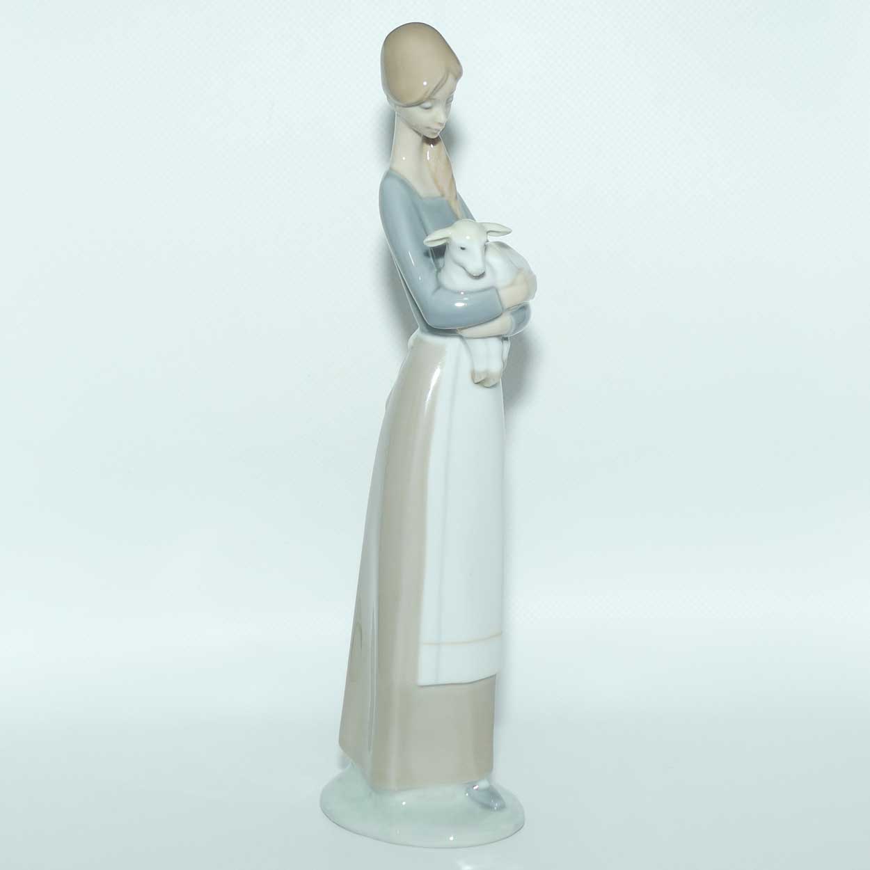 Lladro figure Young Girl with Lamb | #4505 | #2