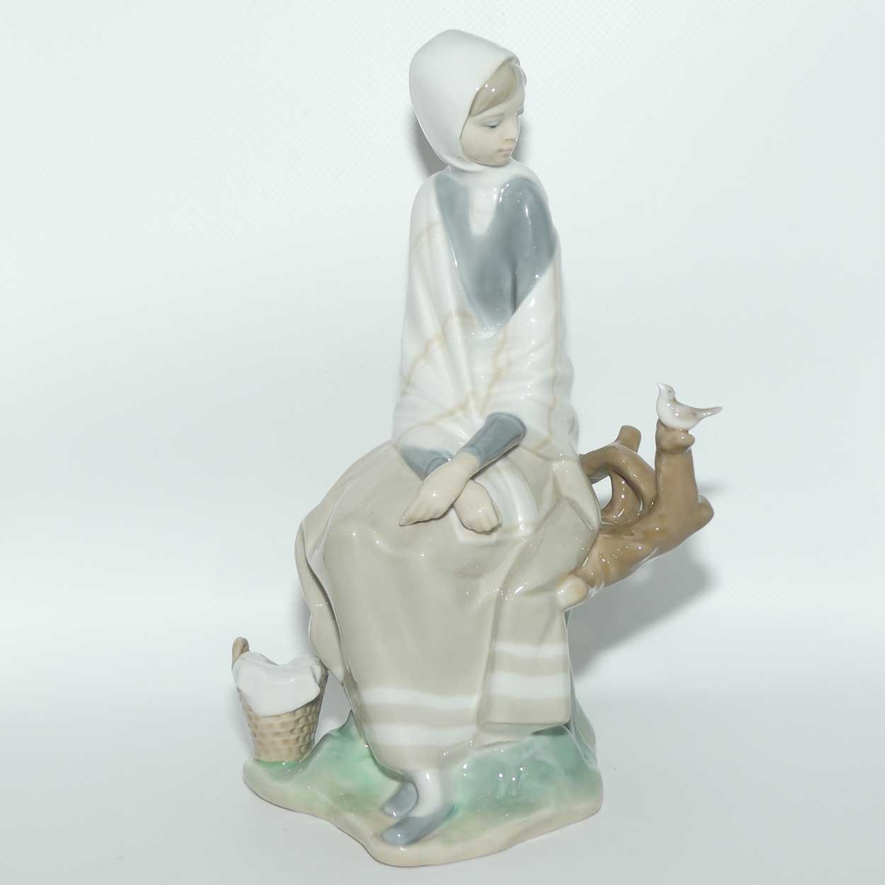 Lladro figure New Shepherdess | #4576