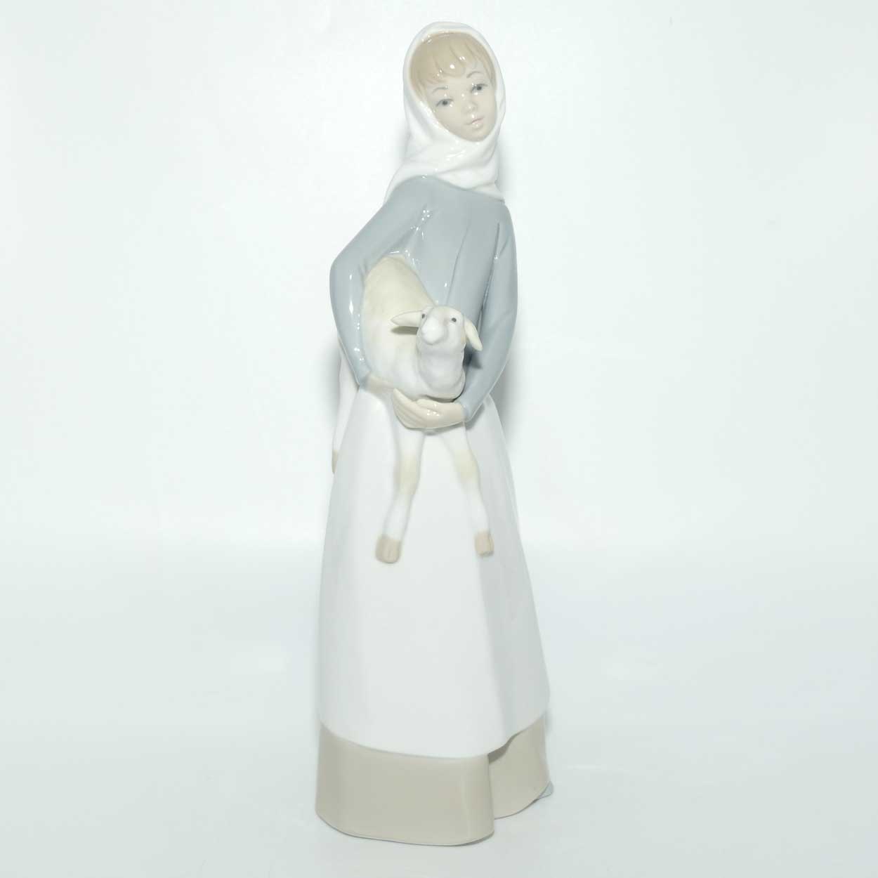 Lladro Spain figure Girl with Lamb | Plain Apron #4584