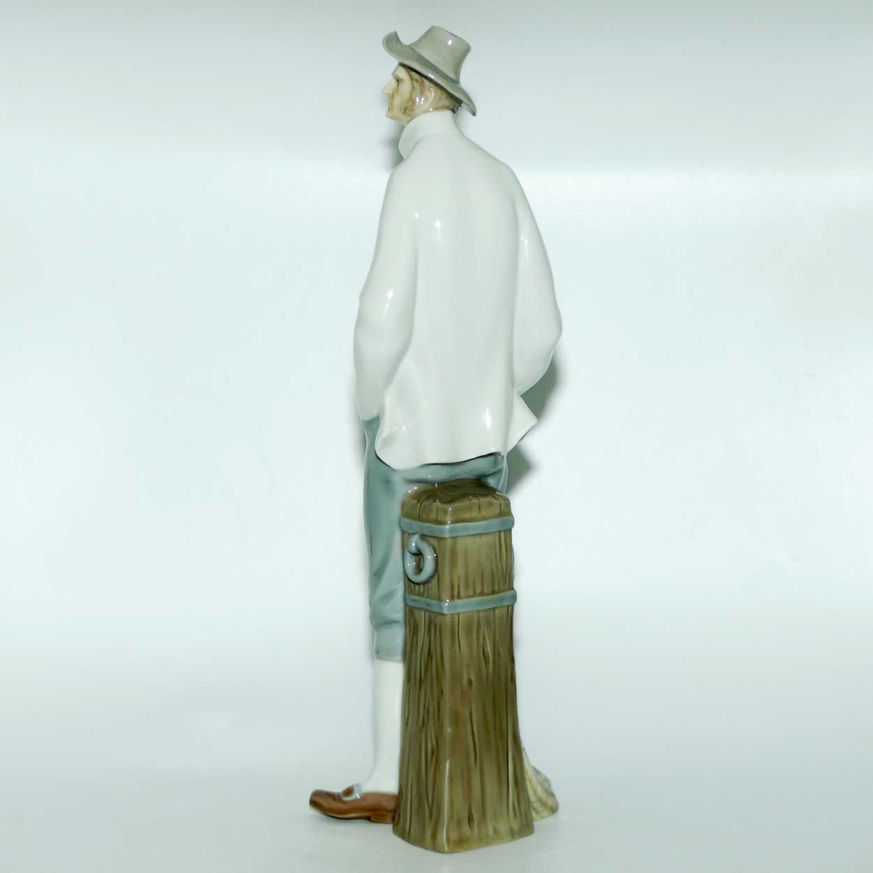 Lladro figure Sailor | Tall | Gloss | #4657