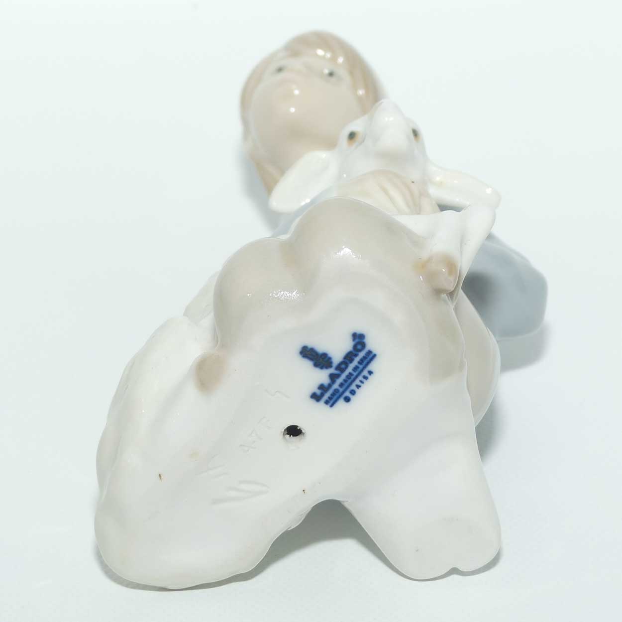 Lladro figure Shepherd with Lamb | #4676