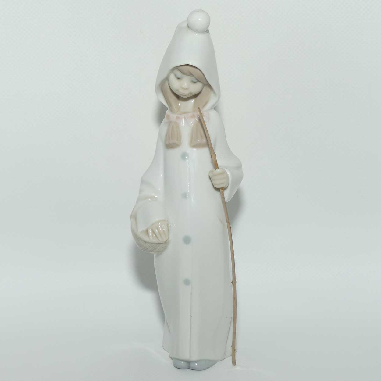Lladro figure Girl with Basket | #4678