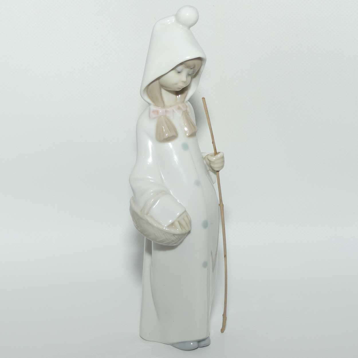 Lladro figure Girl with Basket | #4678