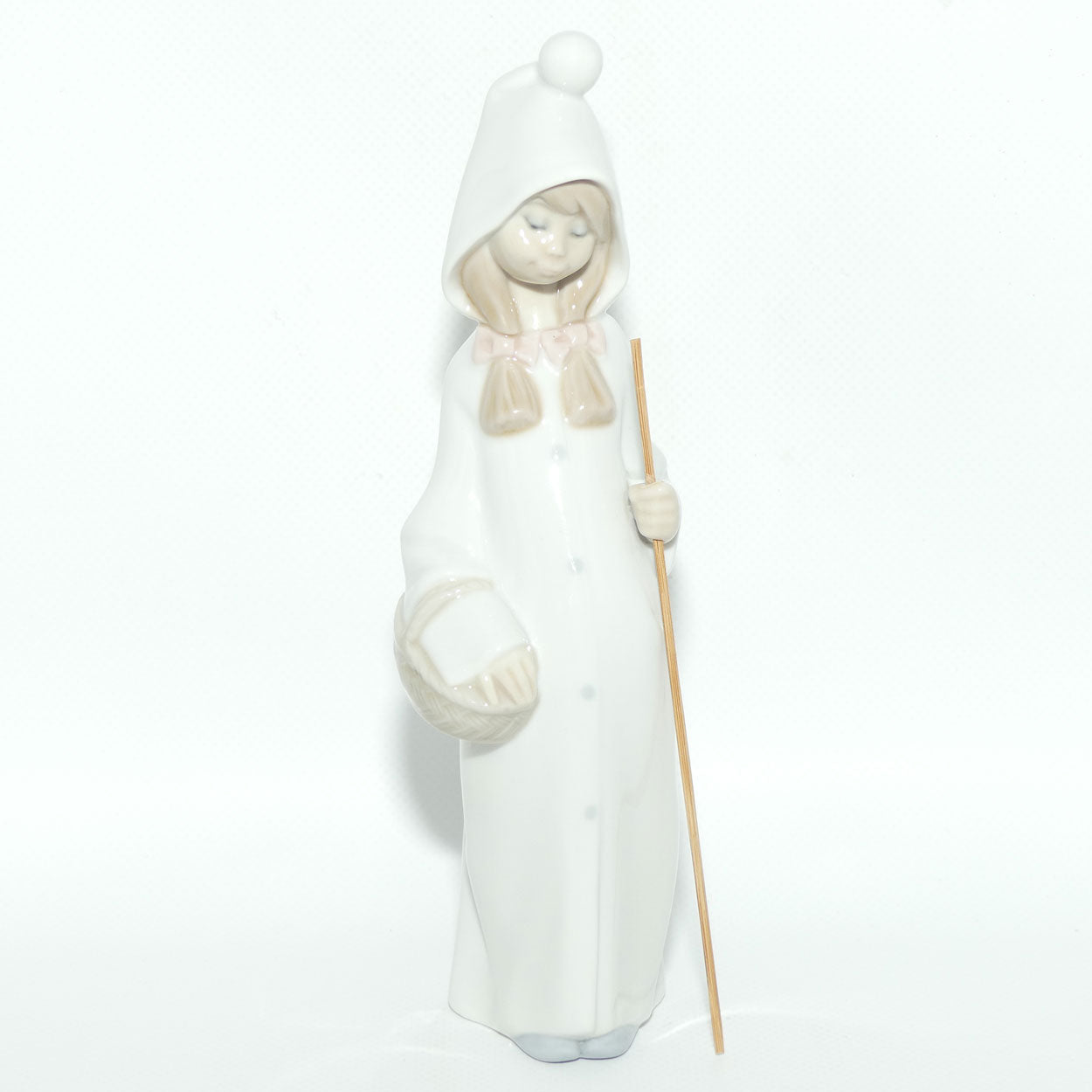 Lladro figure Girl with Basket | #4678 | #2