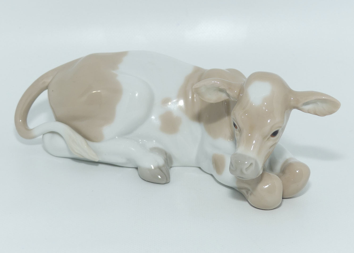 Lladro figure Cow | Resting #4680